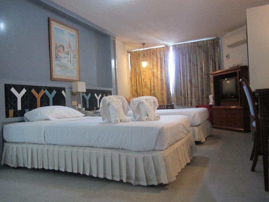Lopburi Inn Hotel Szoba fotó