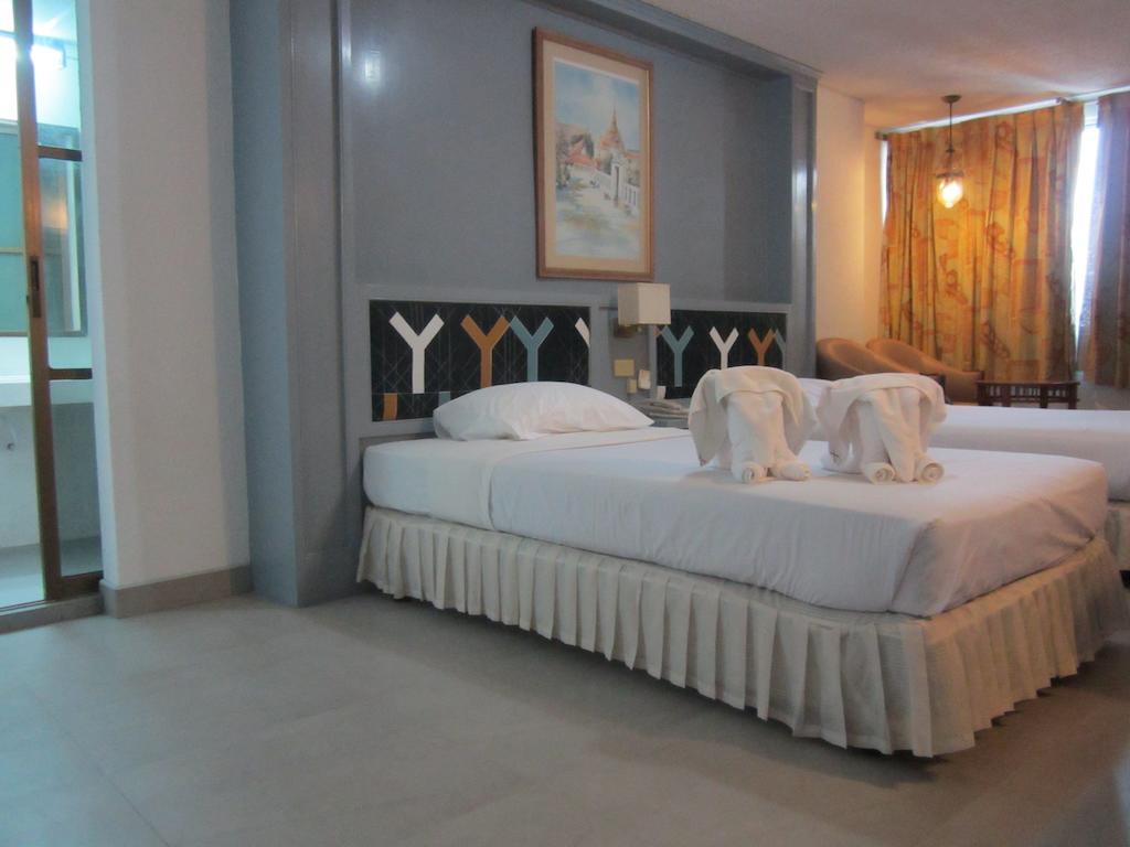 Lopburi Inn Hotel Szoba fotó