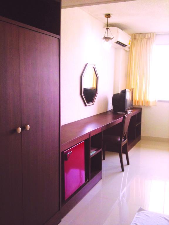 Lopburi Inn Hotel Szoba fotó