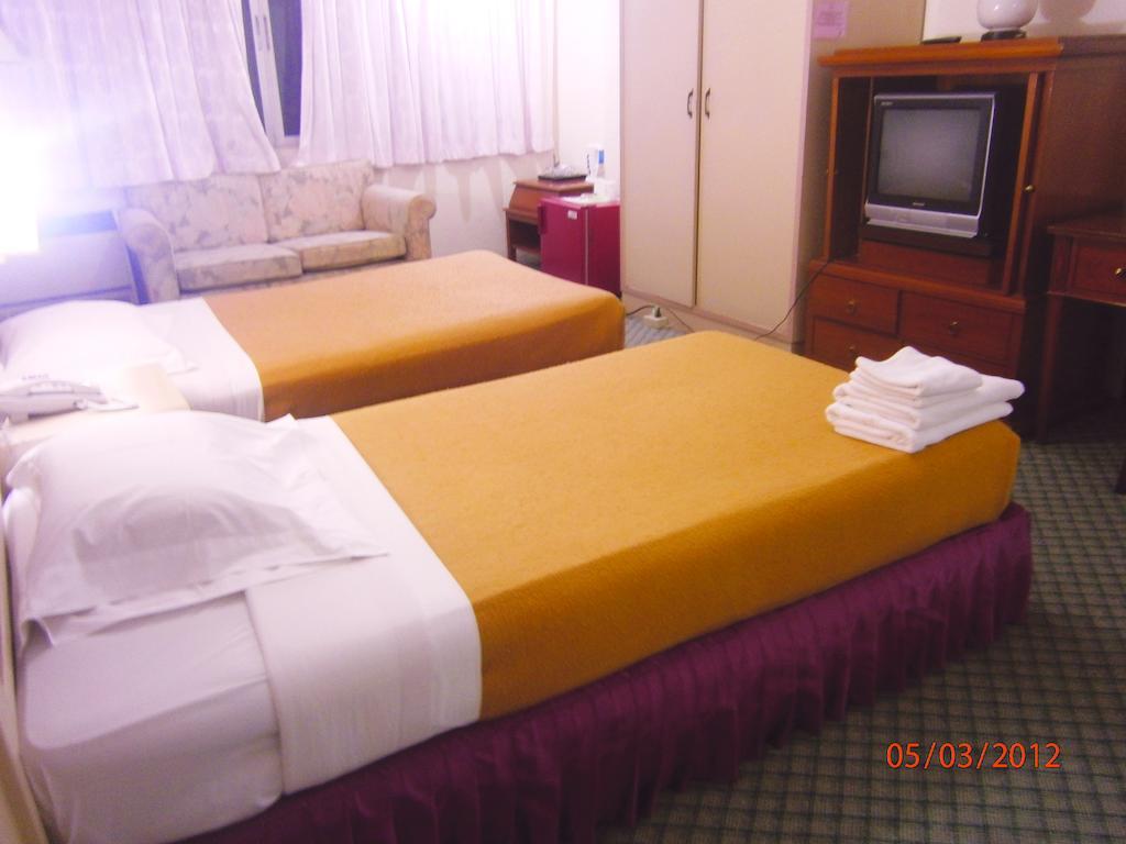 Lopburi Inn Hotel Szoba fotó