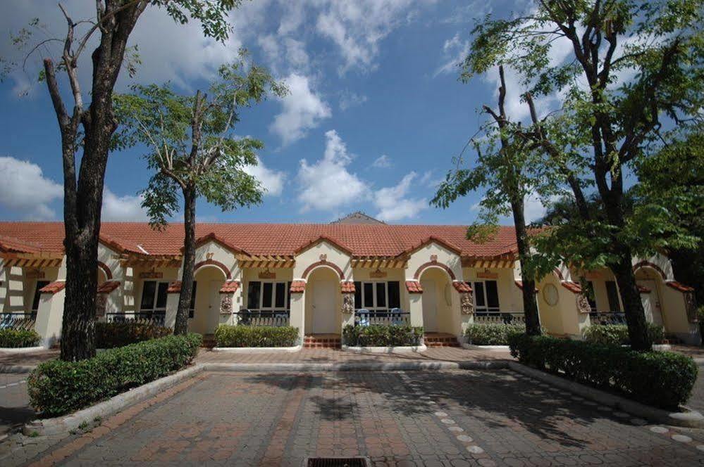 Lopburi Inn Hotel Kültér fotó